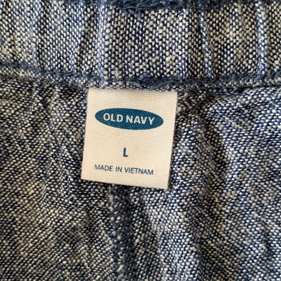 ✨OLD NAVY SHORTS SIZE L - Picture 3 of 9